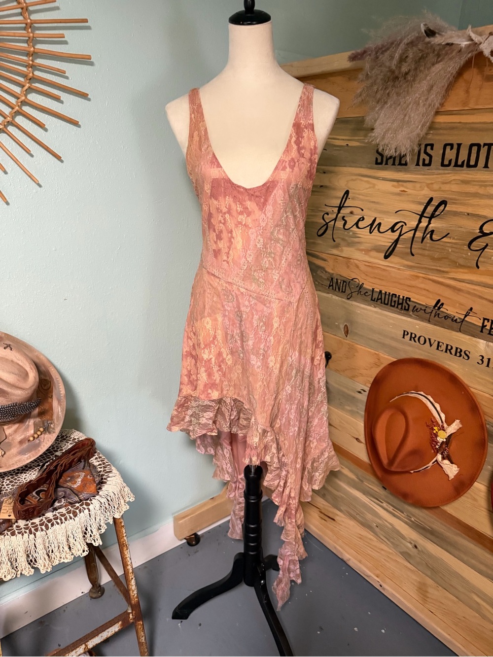 Kimchi Blue Blush Lace Asymmetrical Hem Dress